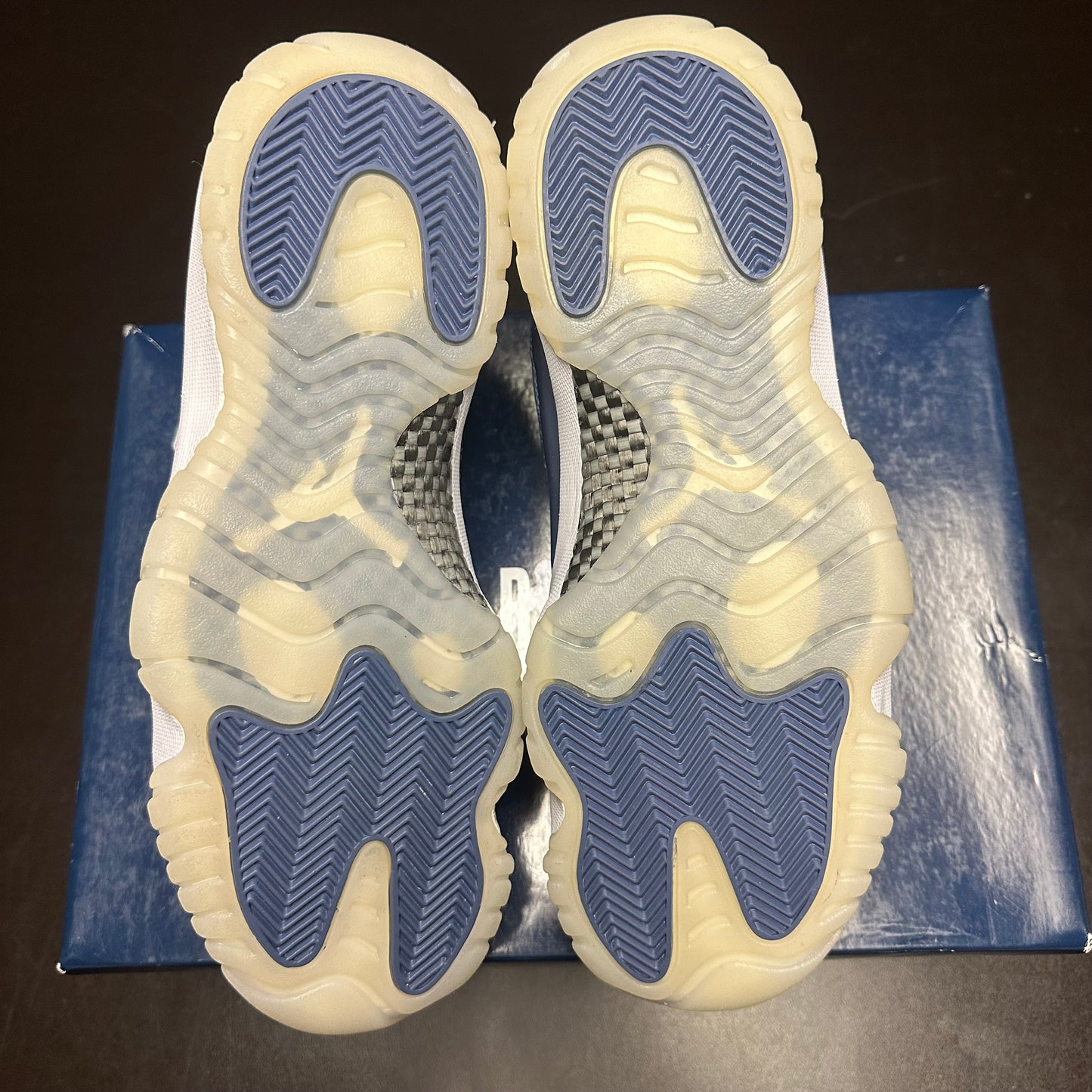 Jordan 11 Retro Low Diffused Blue (Pre-Owned) (9)
