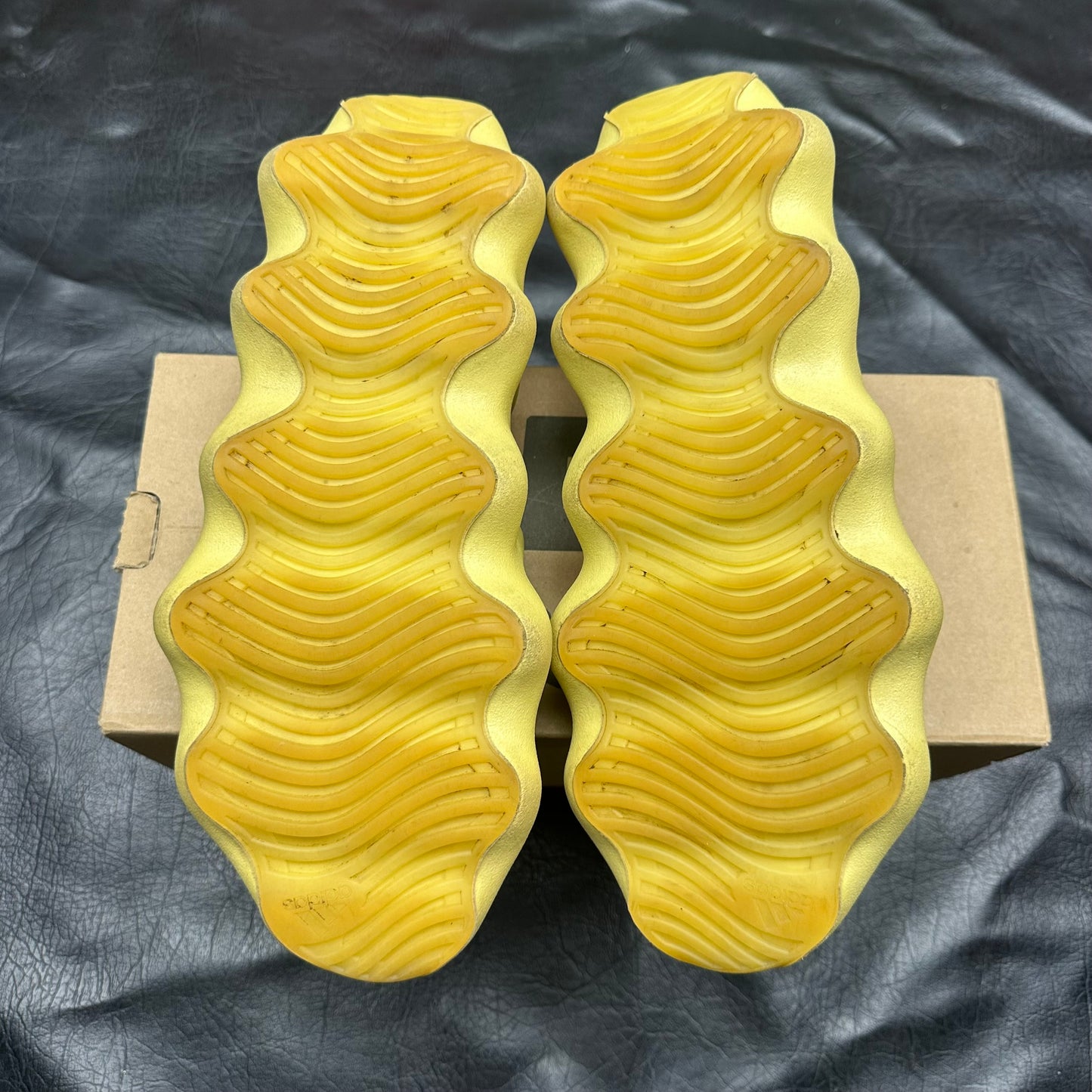 Yeezy 450 Sulfur (Pre-Owned) (11)