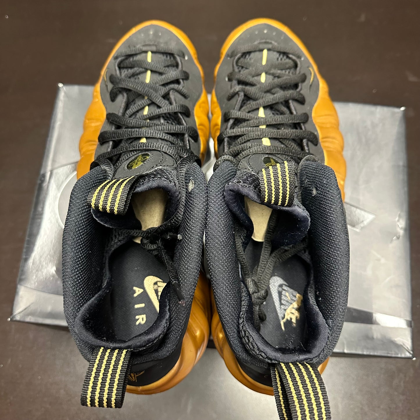 Nike Air Foamposite One Metallic Gold (Pre-Owned) (13)