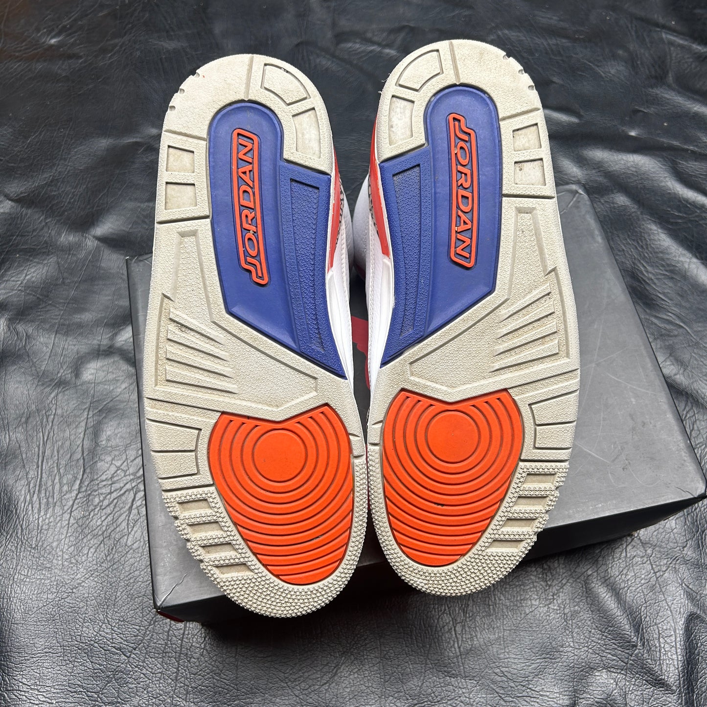 Jordan 3 Retro Knicks (Pre-Owned) Size 9.5