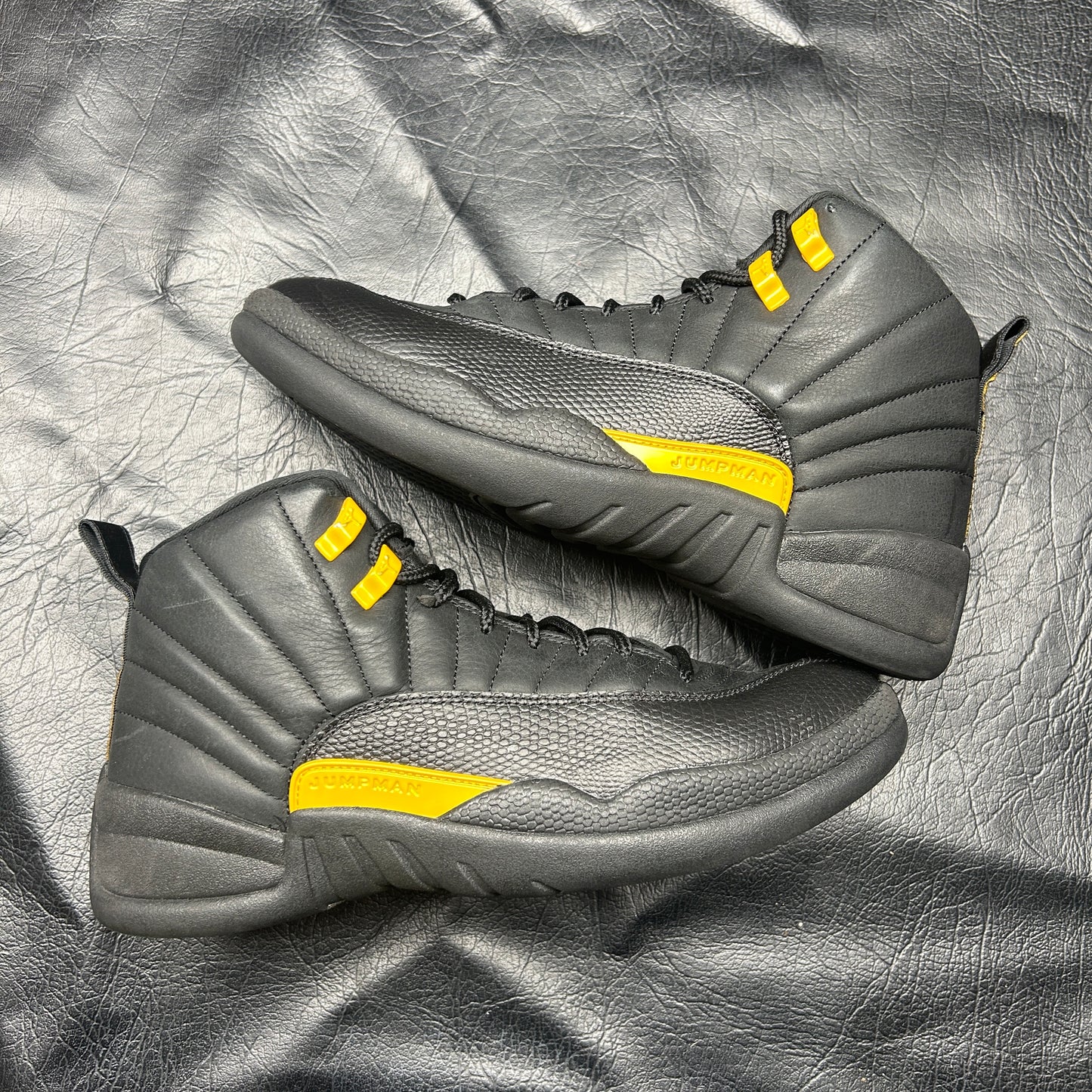 Jordan 12 Retro Black Taxi (Pre-Owned) Size 9.5