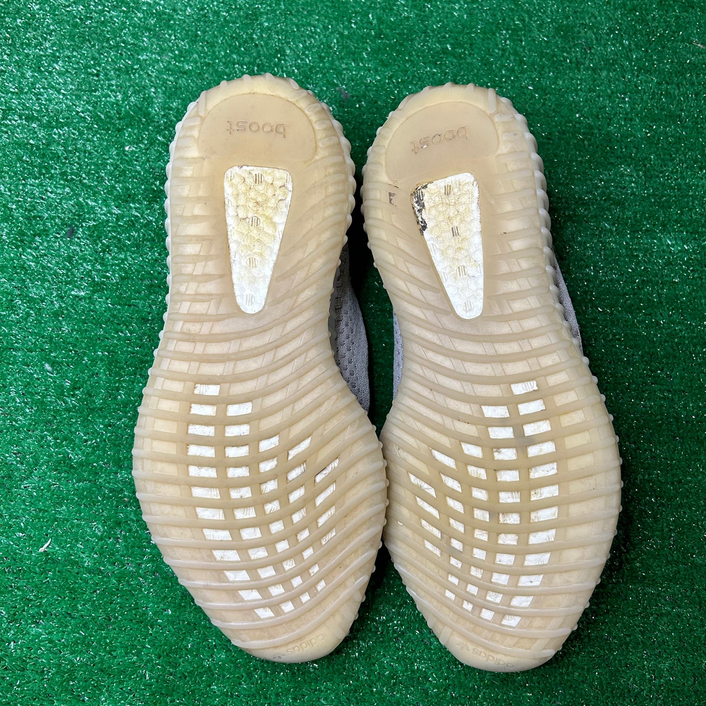 Yeezy Boost 350 V2 Tail Light (Pre-Owned)