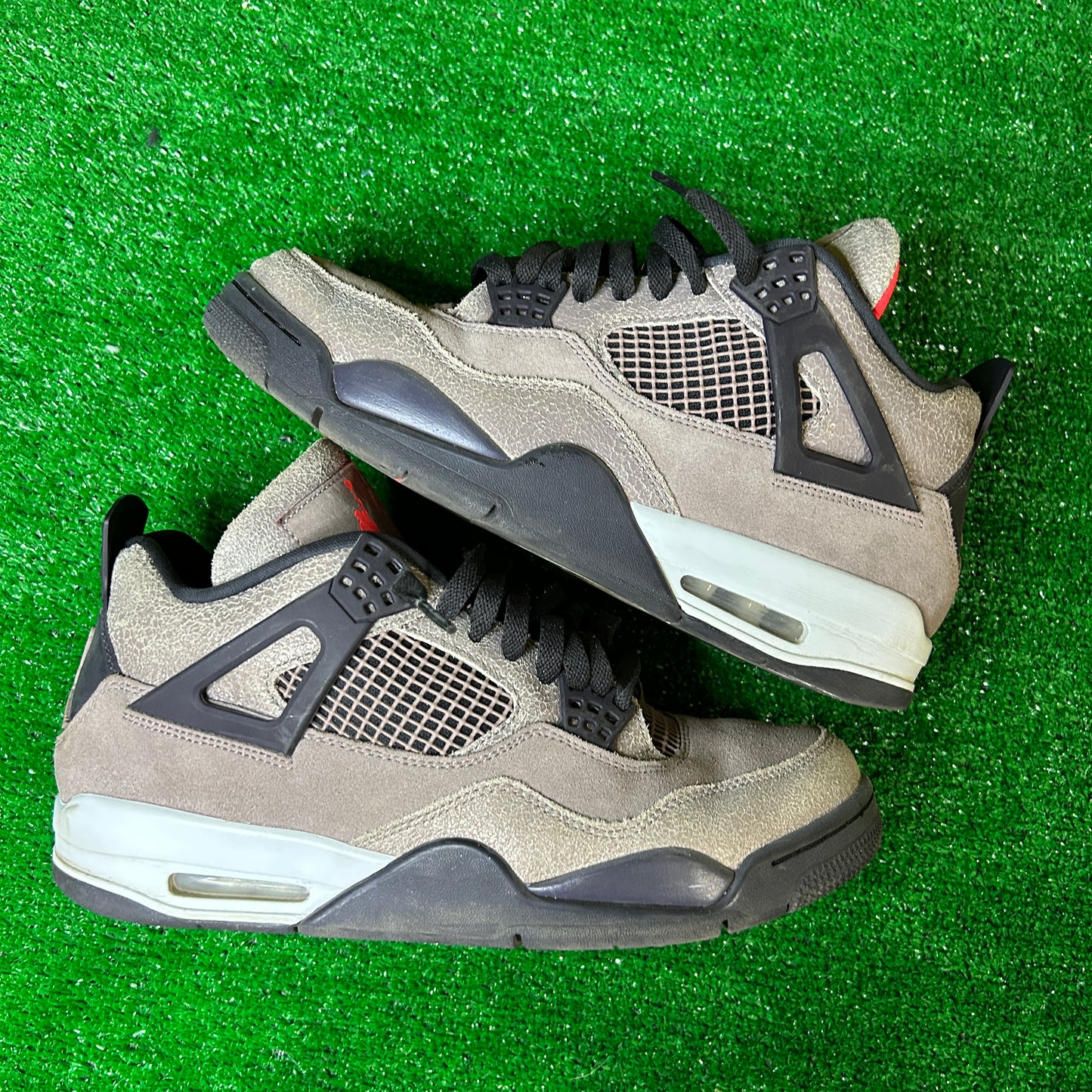 Jordan 4 Retro Taupe Haze (Pre-Owned)