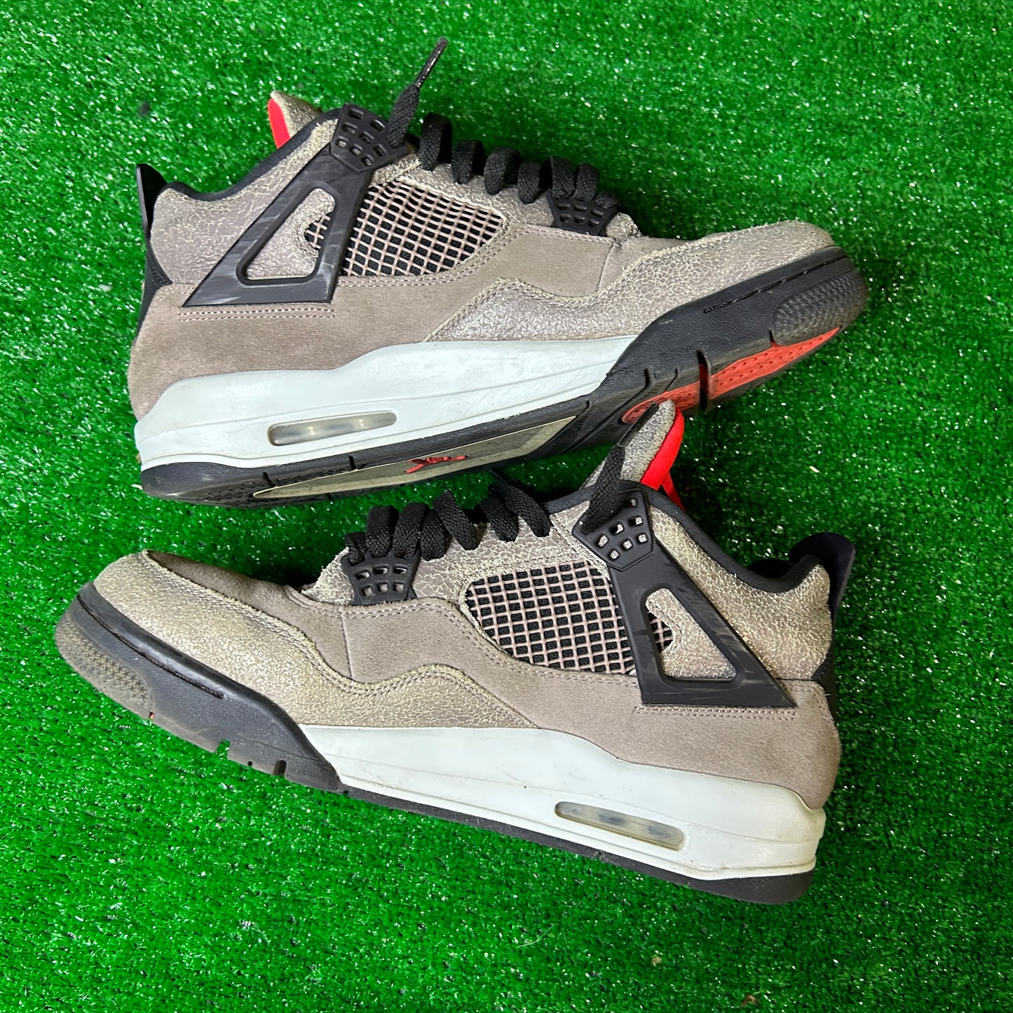 Jordan 4 Retro Taupe Haze (Pre-Owned)