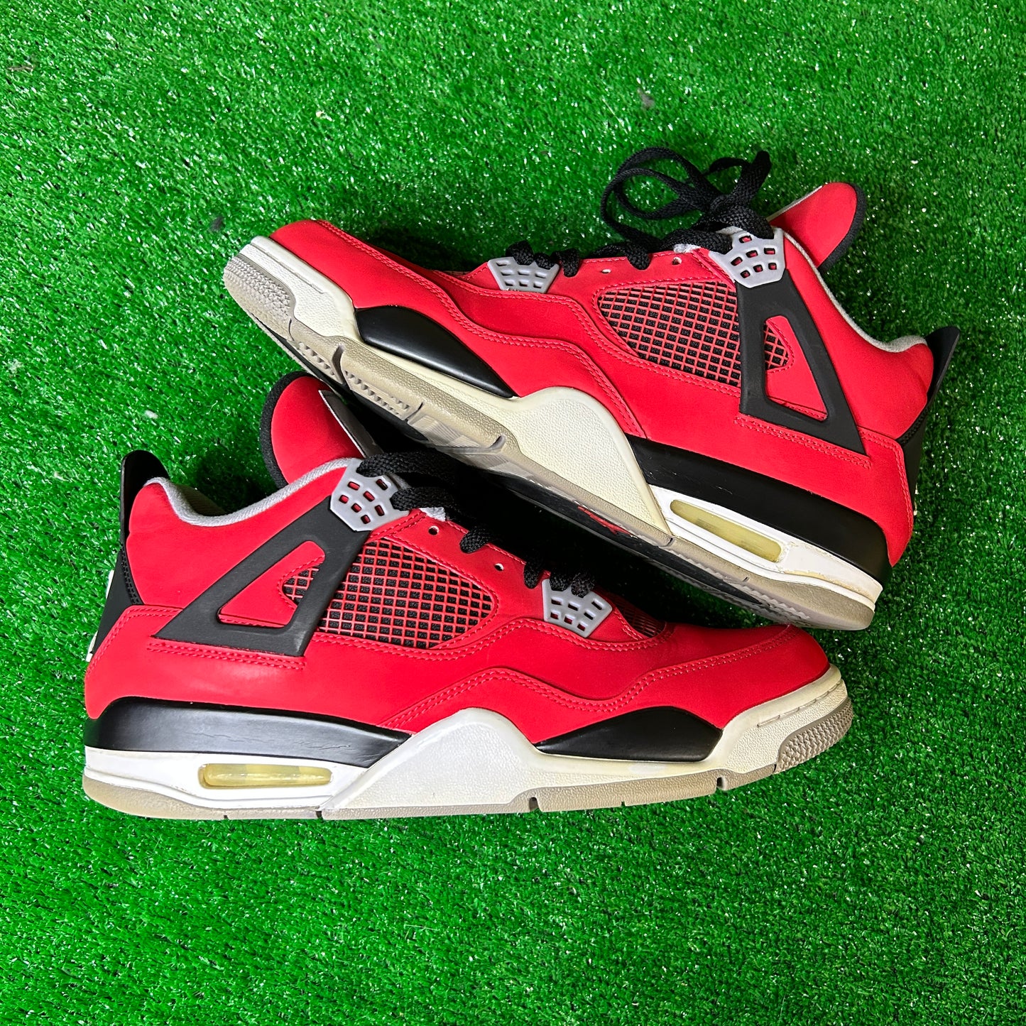 Jordan 4 Retro Toro Bravo (Pre-Owned)
