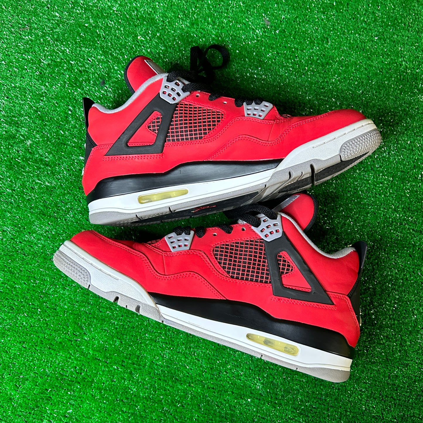 Jordan 4 Retro Toro Bravo (Pre-Owned)