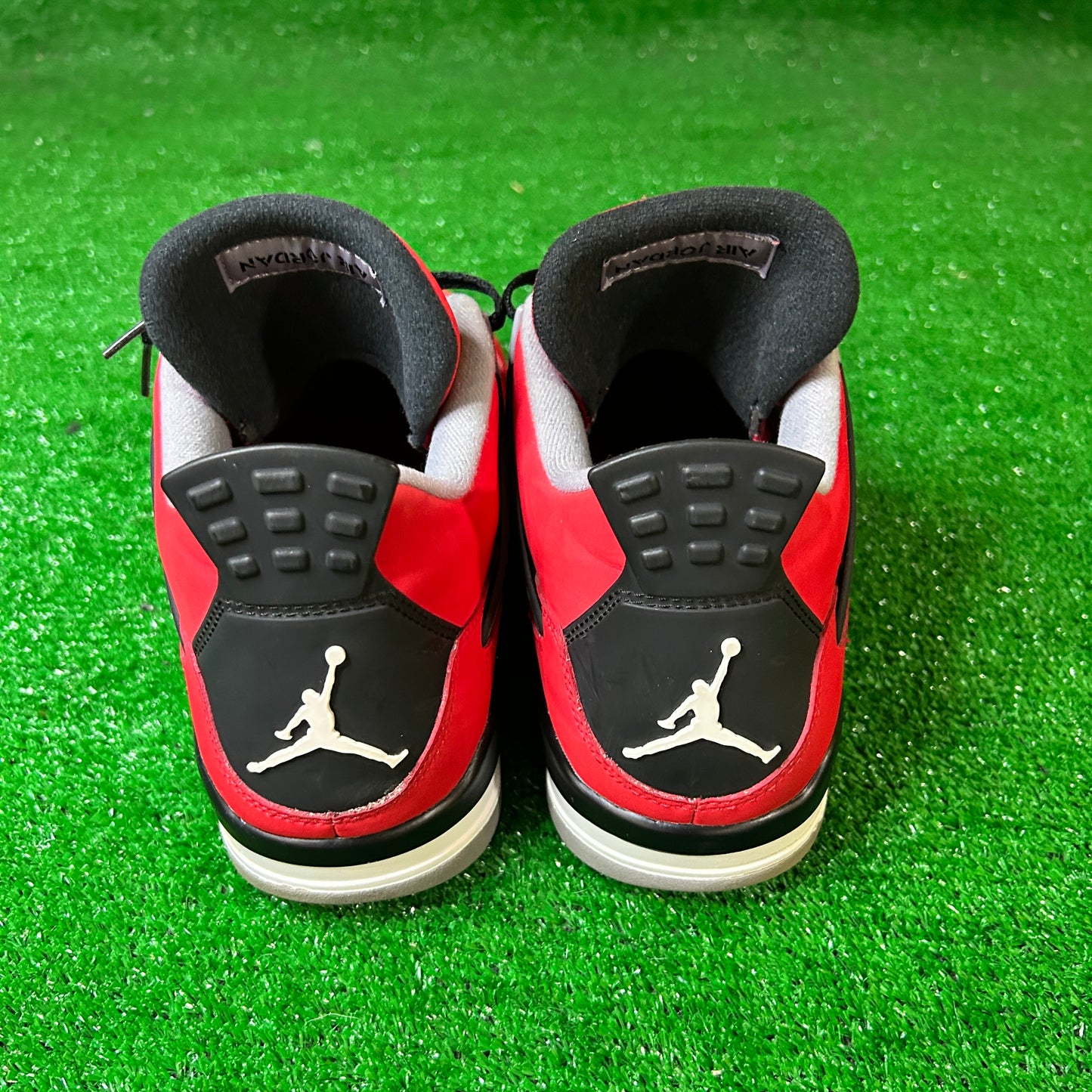 Jordan 4 Retro Toro Bravo (Pre-Owned)