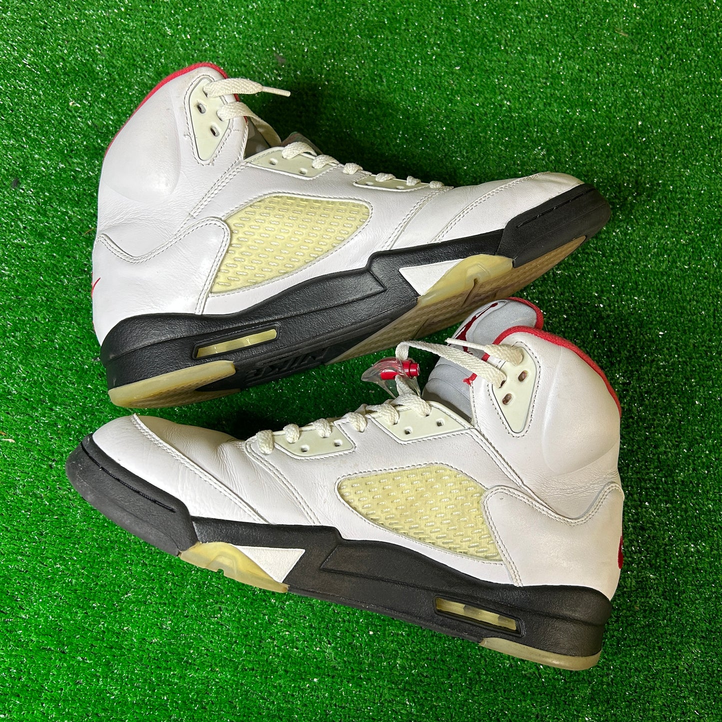 Jordan 5 Retro Fire Red (Pre-Owned)