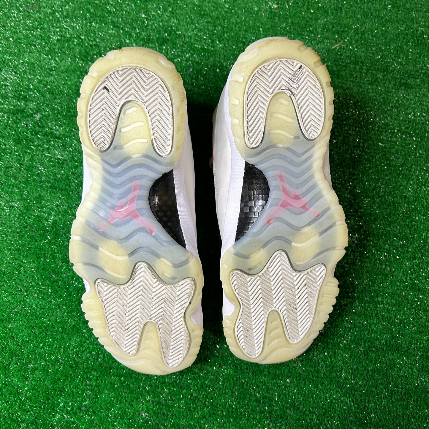 Jordan 11 Retro Platinum Tint (Pre-Owned)