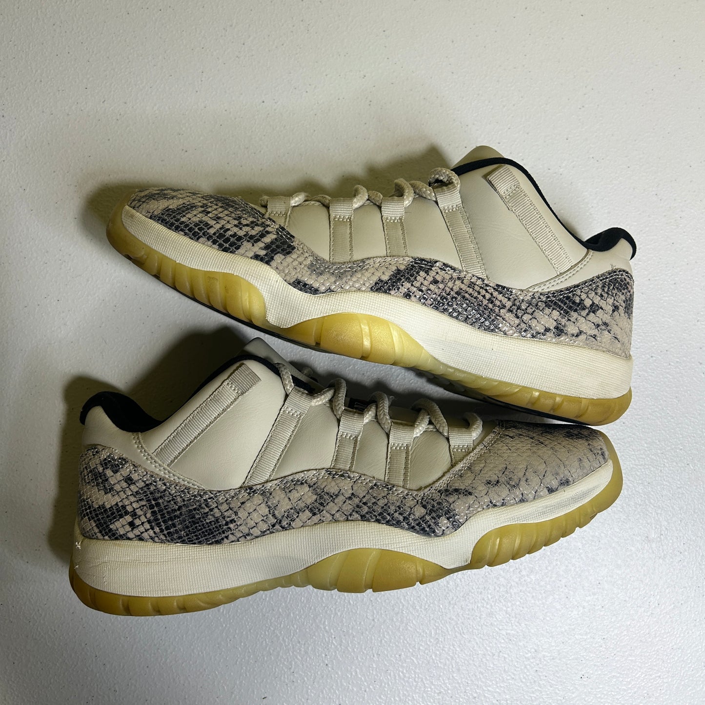 Jordan 11 Retro Low Light Bone Snakeskin (Pre-Owned)