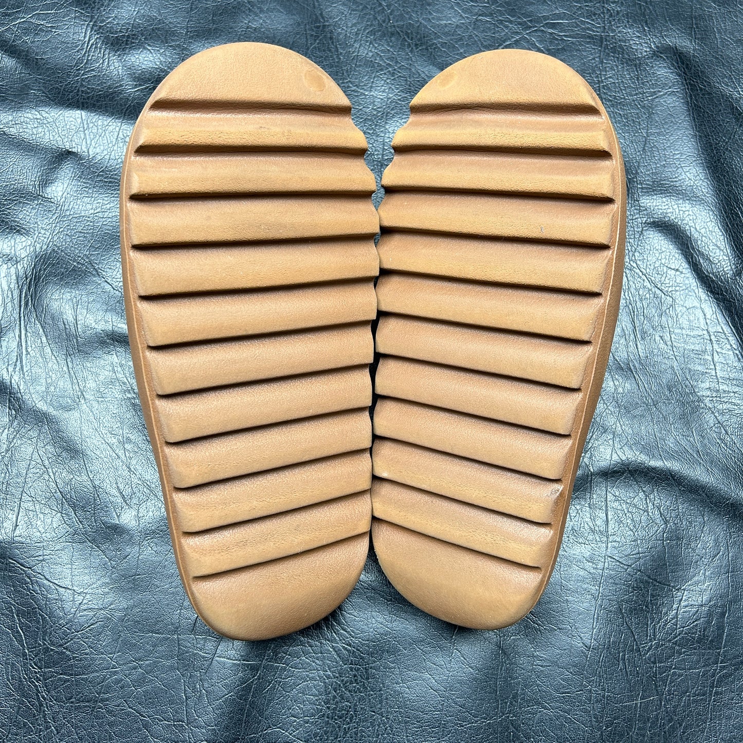 Yeezy Slide Flax (Pre-Owned)