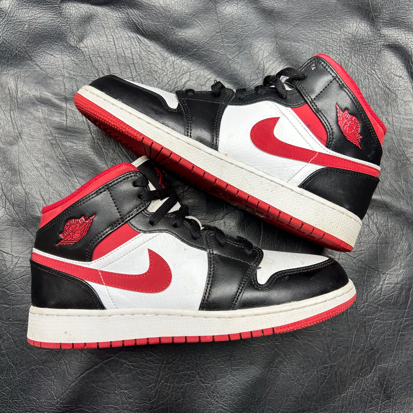 Jordan 1 Mid Black Gym Red (GS) (Pre-Owned)