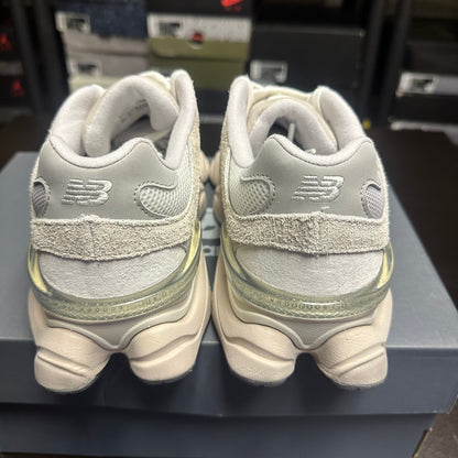 New Balance 9060 Grey