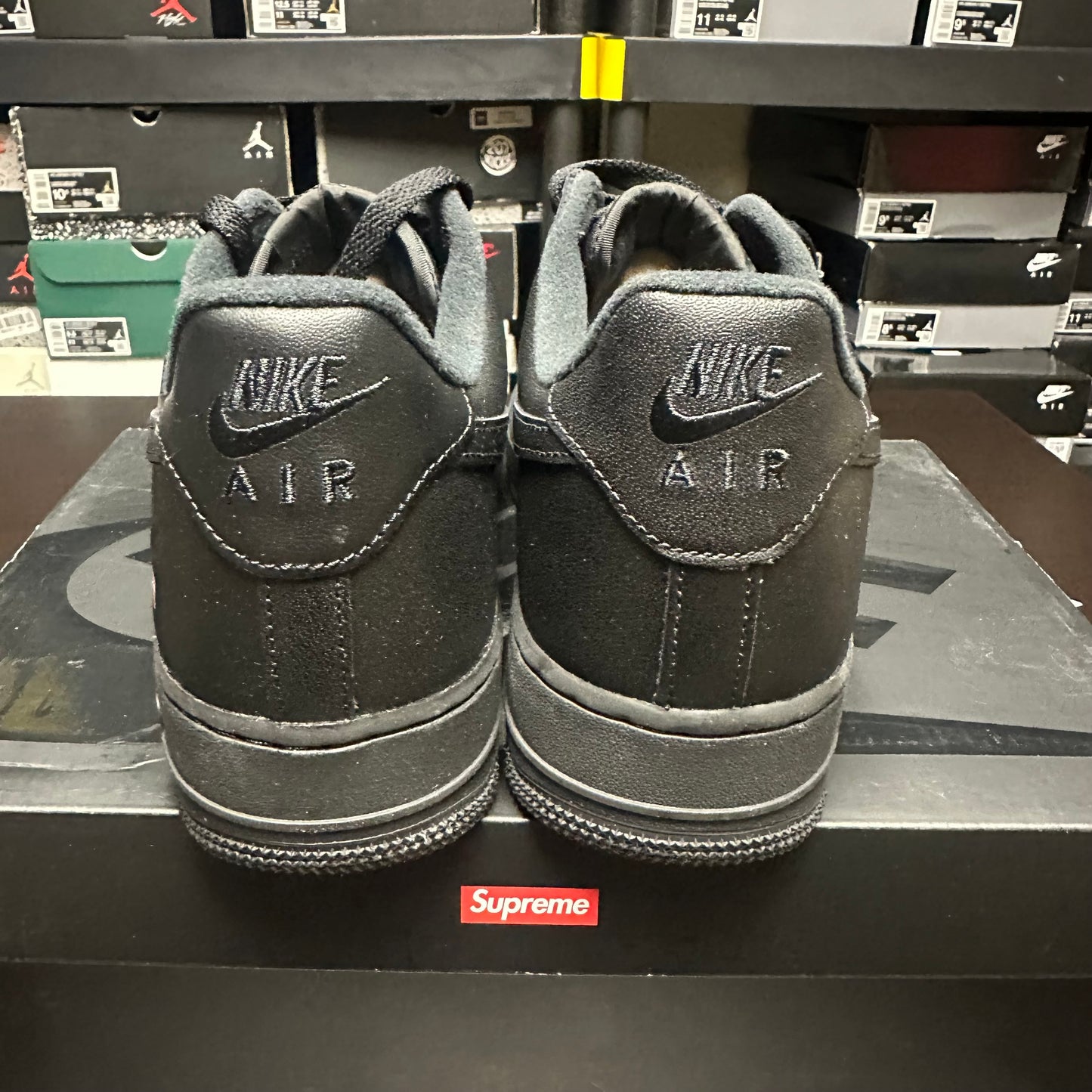 Nike Air Force 1 Supreme Black