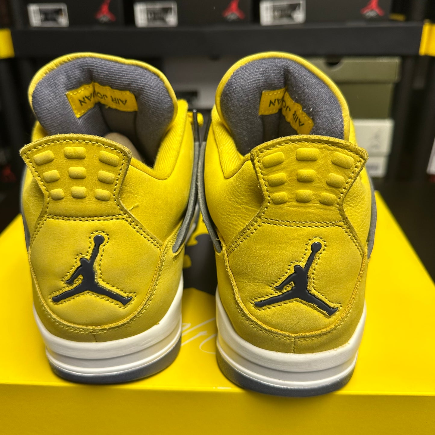 Jordan 4 Retro Lightning (Pre-Owned) (9.5)