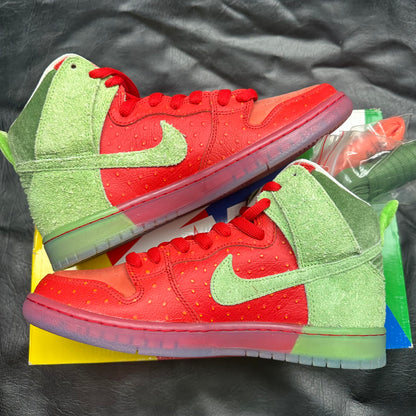 Nike Dunk High SB Strawberry Cough