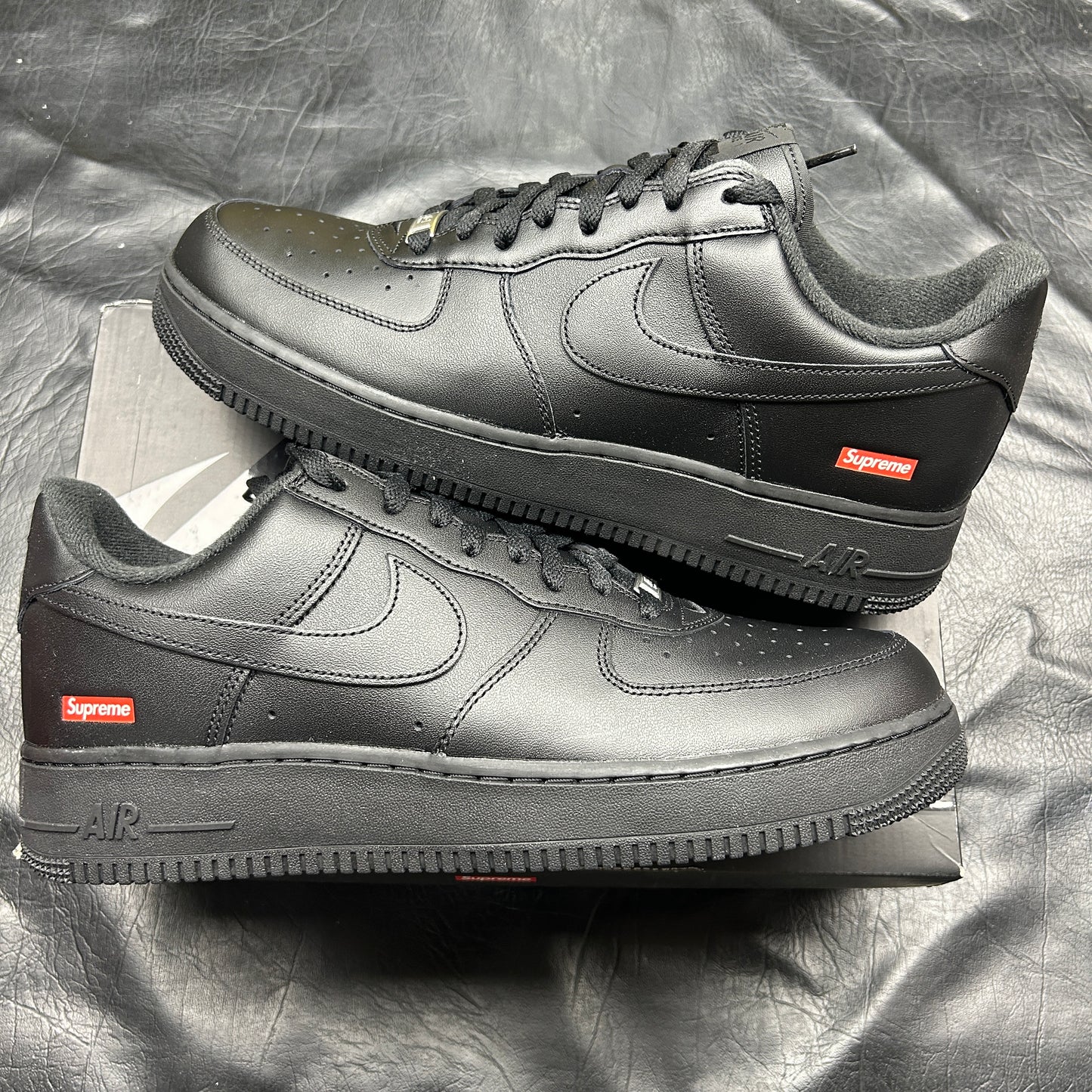 Nike Air Force 1 Supreme Black