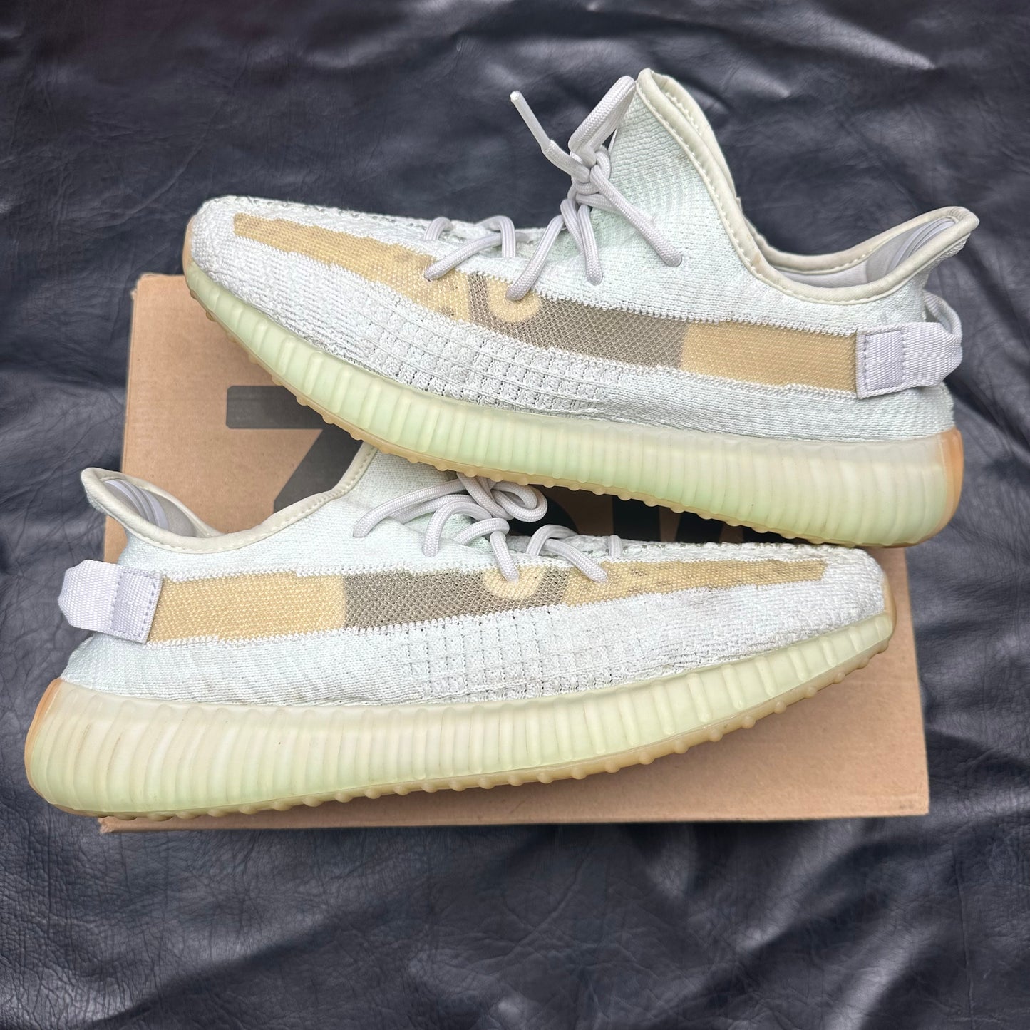 Yeezy Boost 350 V2 Hyperspace (Pre-Owned) (11)