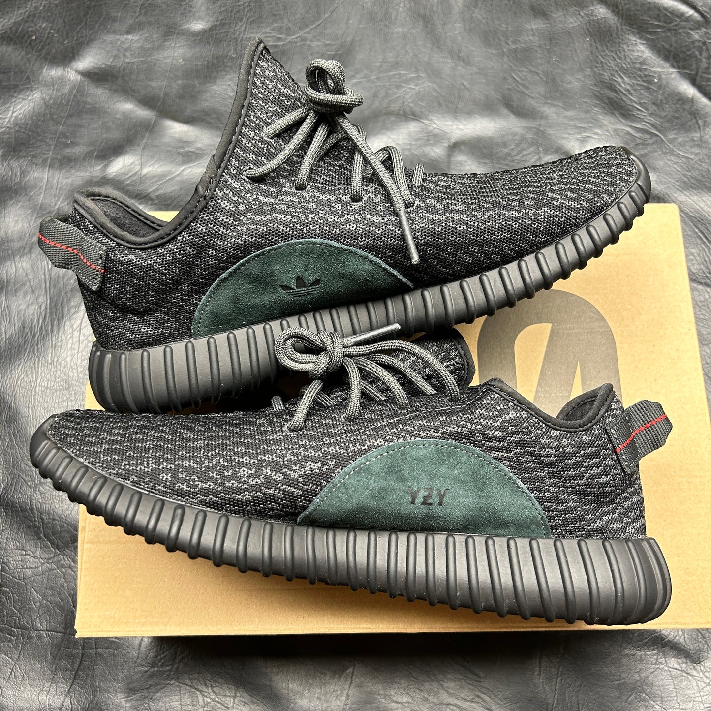 Yeezy Boost 350 Pirate Black (2023) (Pre-Owned) Size 11.5