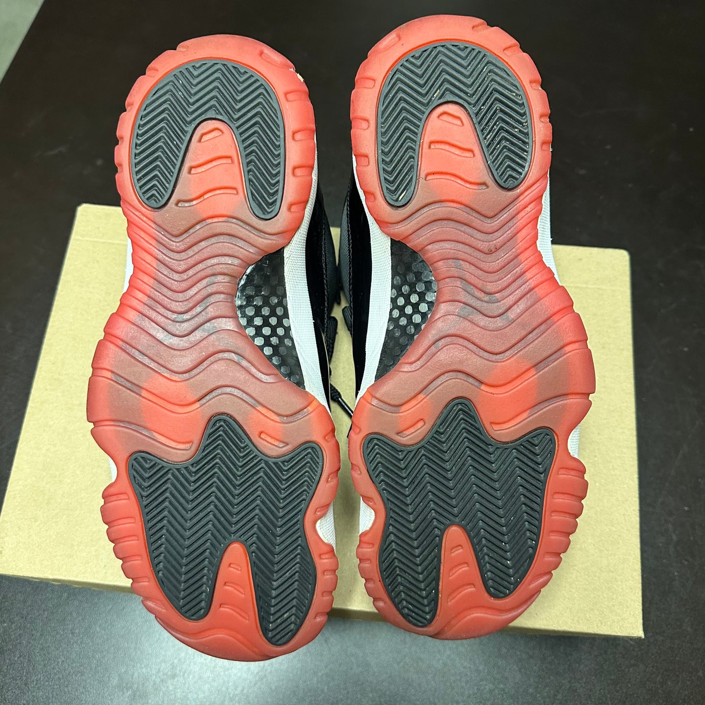 Jordan 11 Retro Low Bred (Pre-Owned) (9.5) *REPLACEMENT BOX*