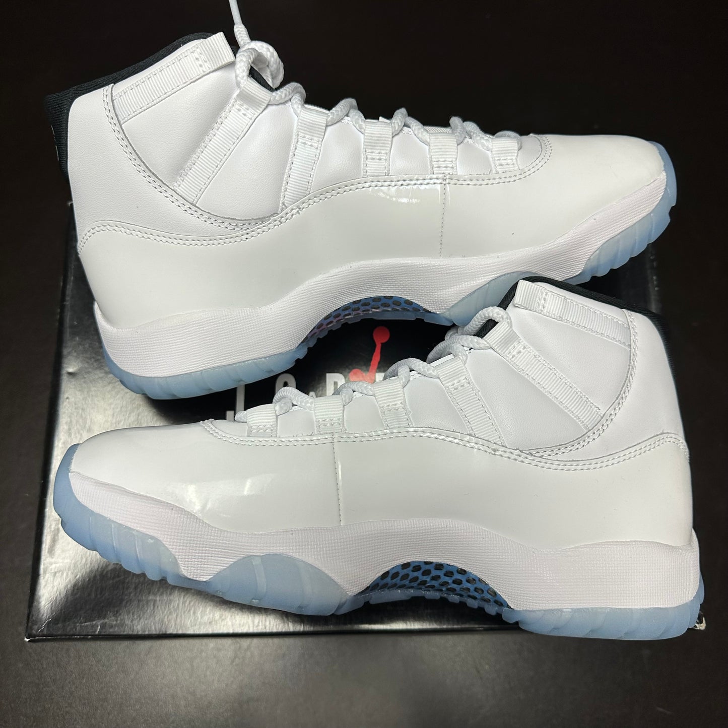 Jordan 11 Retro Legend Blue