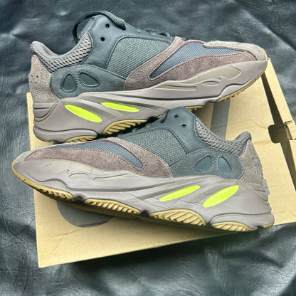 Yeezy 700 Mauve (Pre-Owned) Size 11