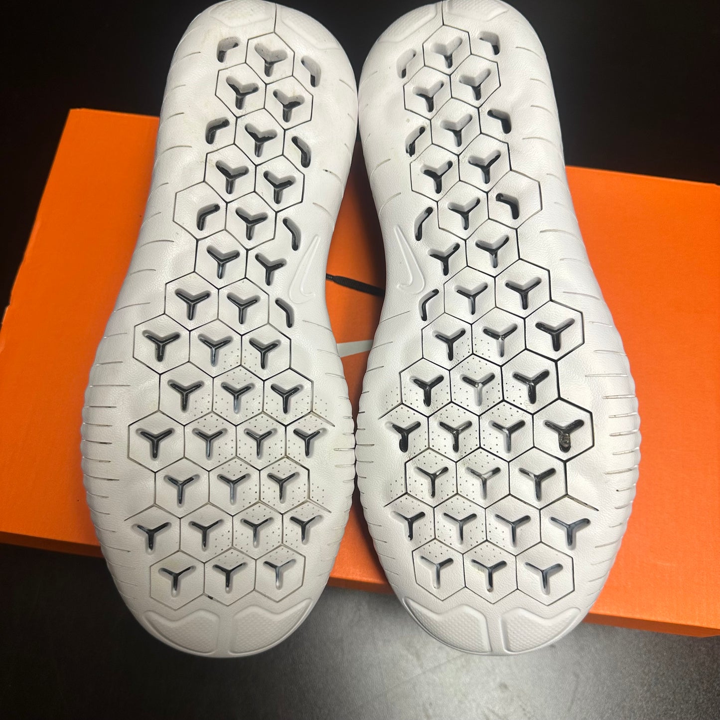 Nike Free Run Flyknit 2018 (Pre-Owned) (10.5) *REPLACEMENT BOX*