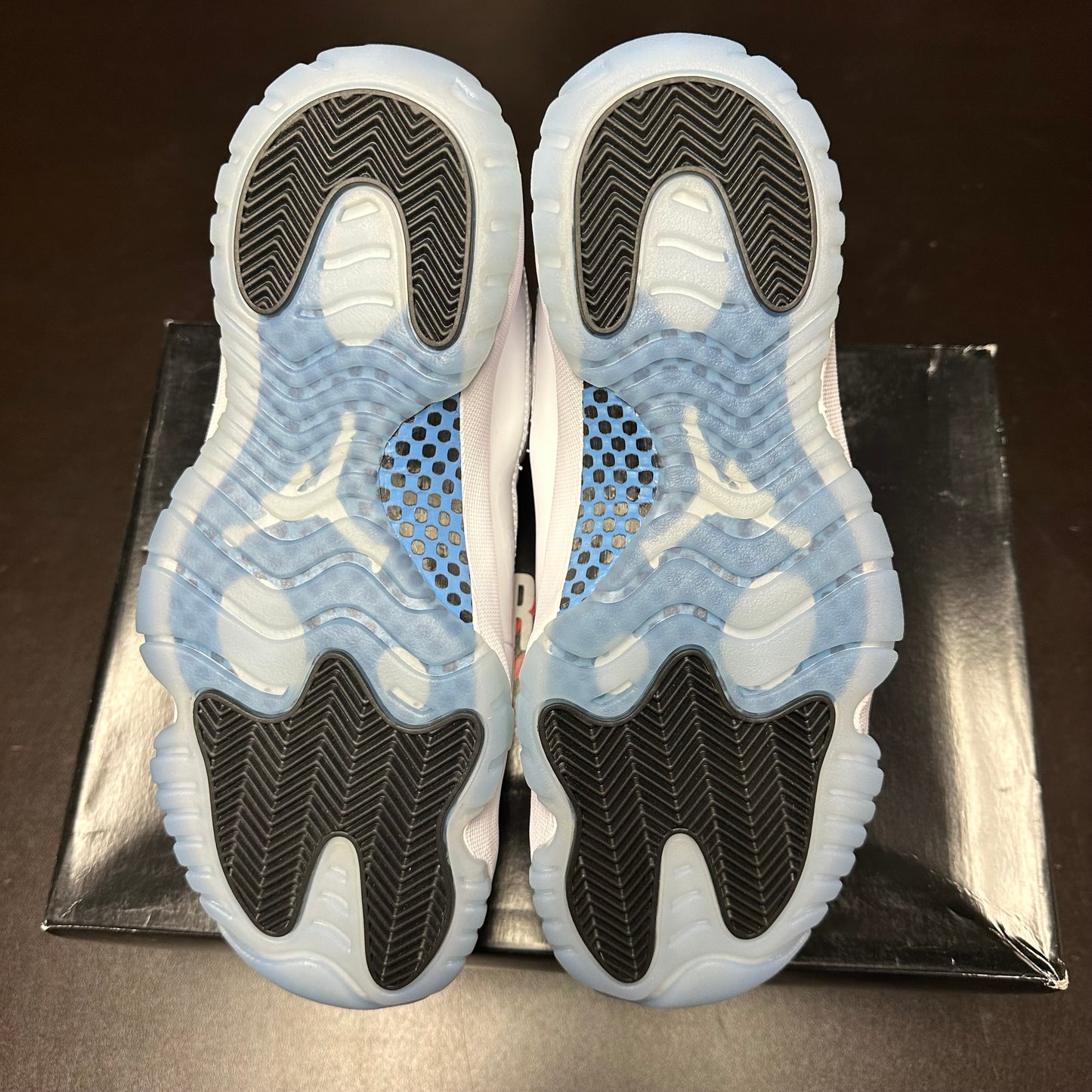 Jordan 11 Retro Legend Blue