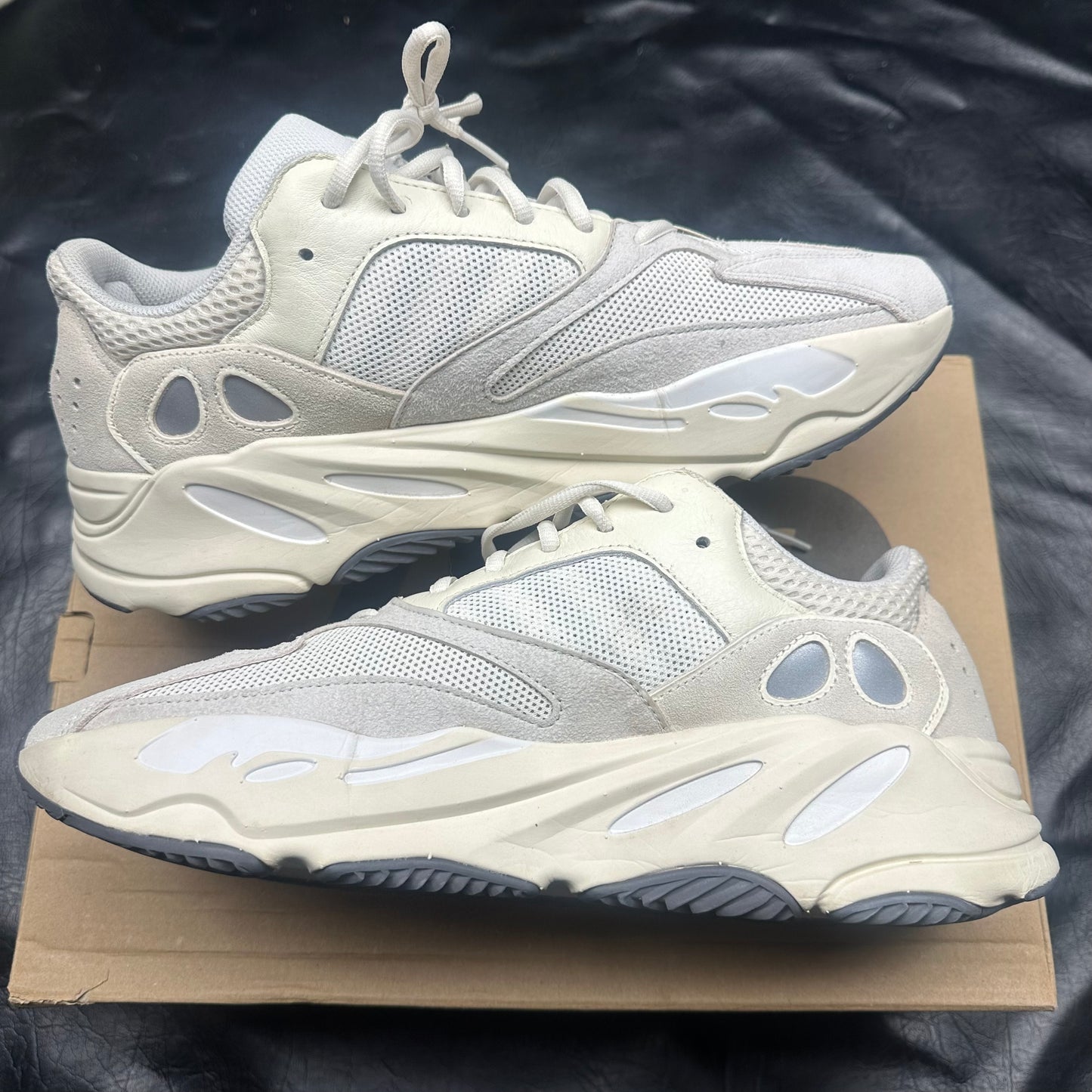 Yeezy 700 Analog (Pre-Owned) (13)