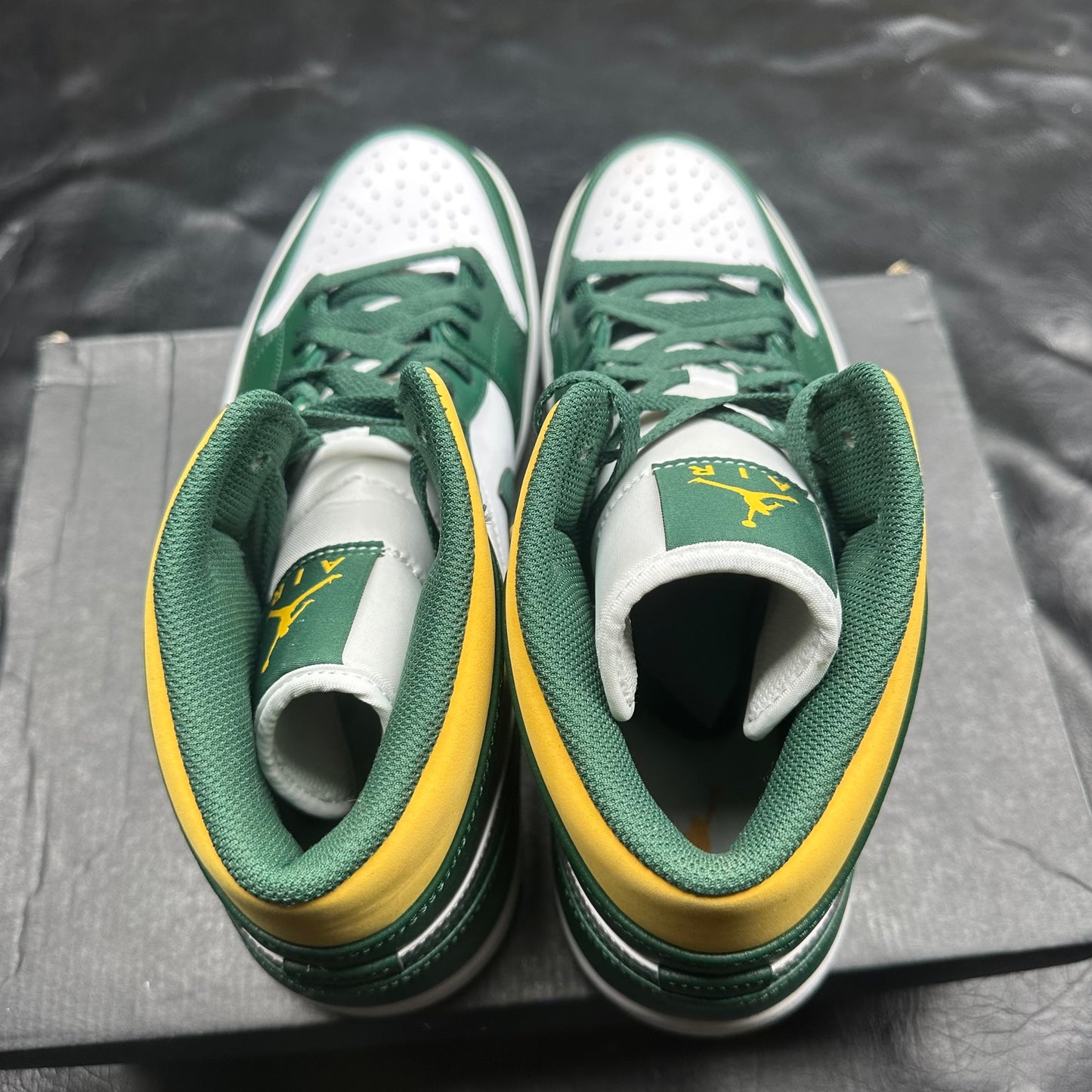 Jordan 1 Mid Sonics