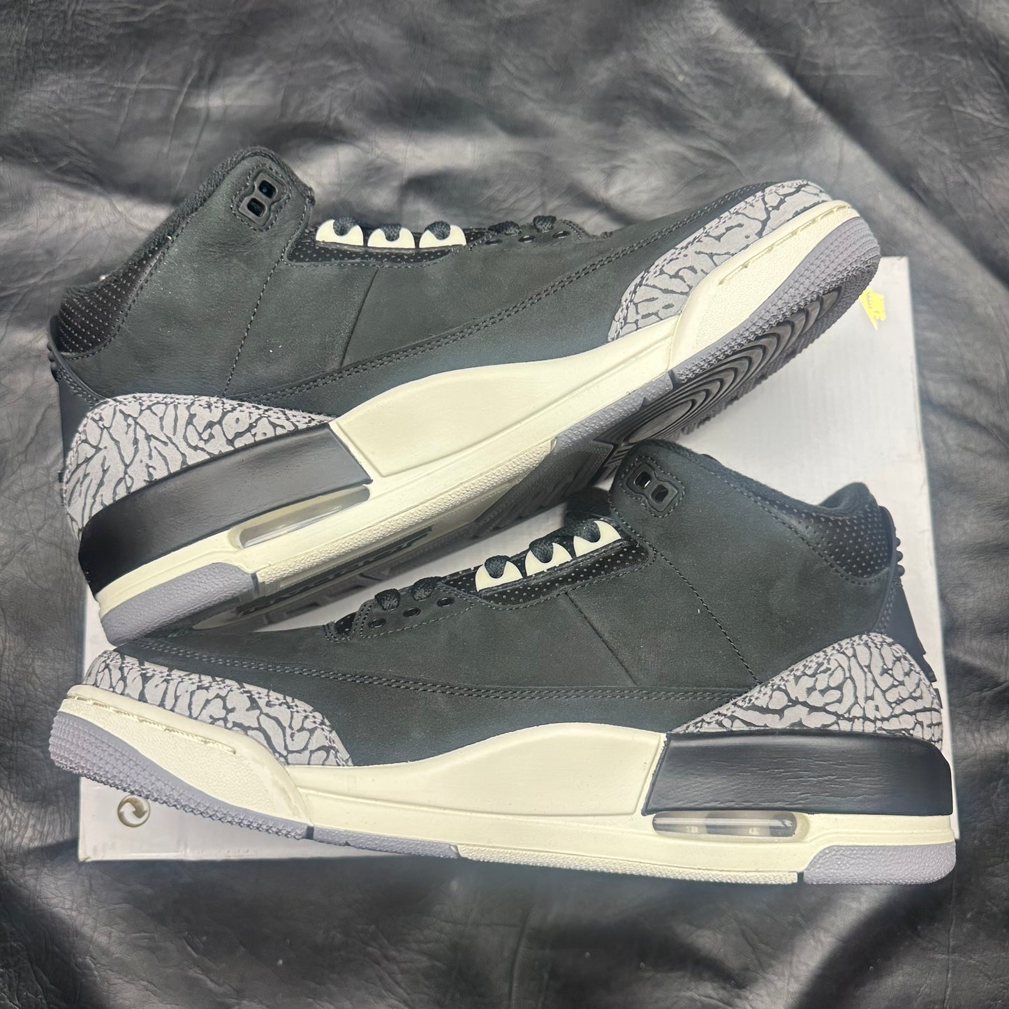 Jordan 3 Retro Off Noir (W) *NO BOX LID*