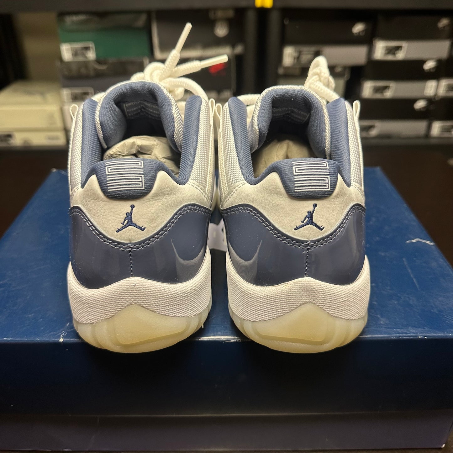 Jordan 11 Retro Low Diffused Blue (Pre-Owned) (9)