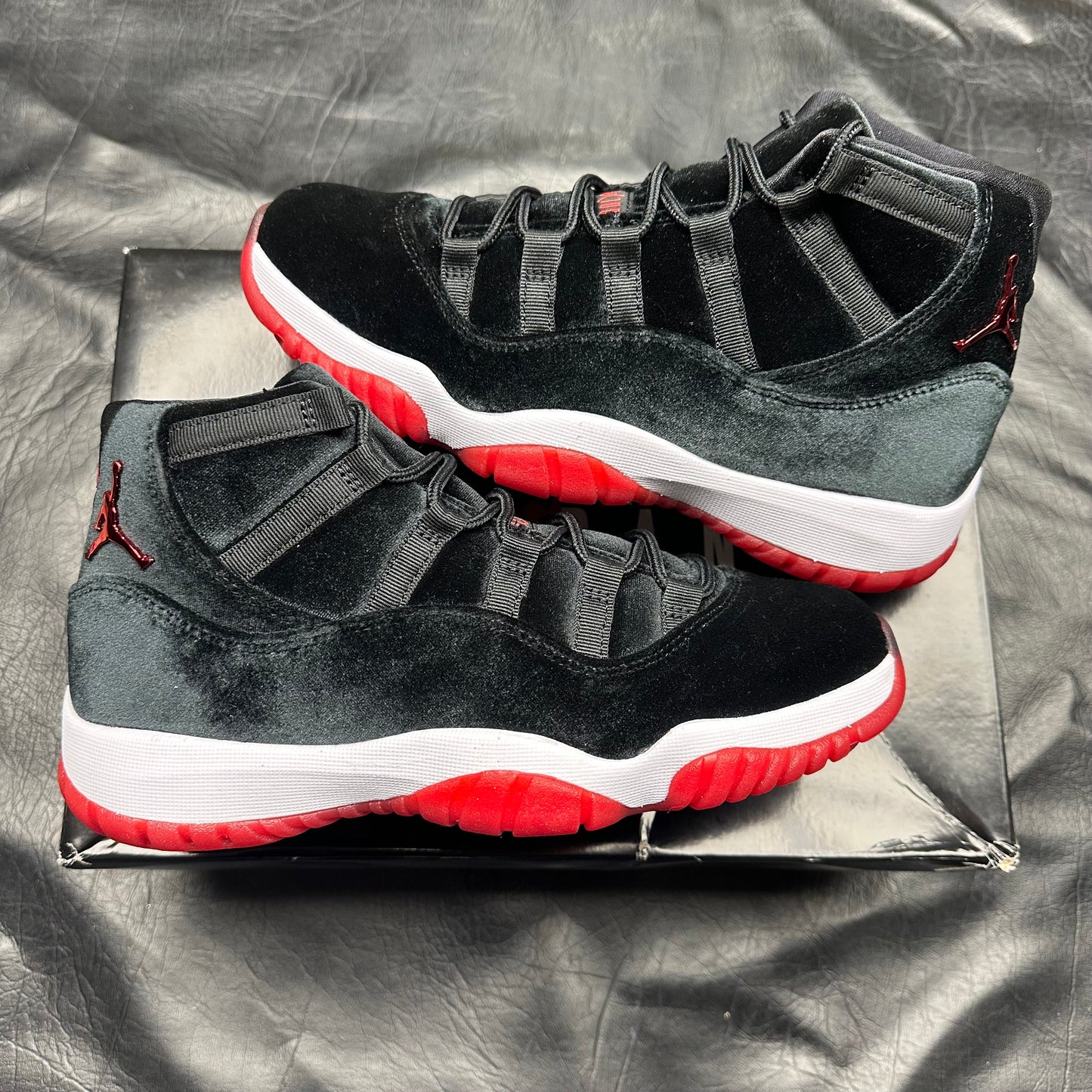 Jordan 11 Retro Velvet Bred (W)