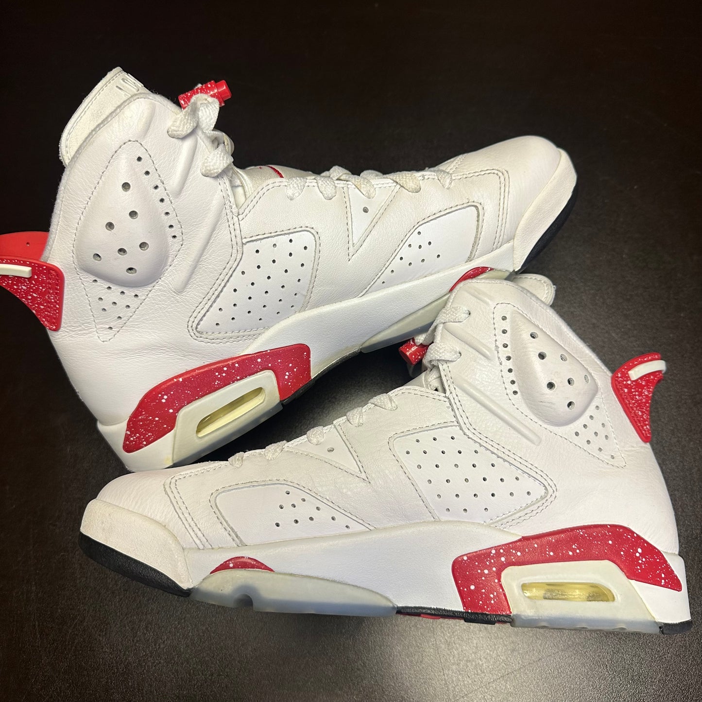 Jordan 6 Retro Red Oreo (Pre-Owned) (9) *NO BOX*
