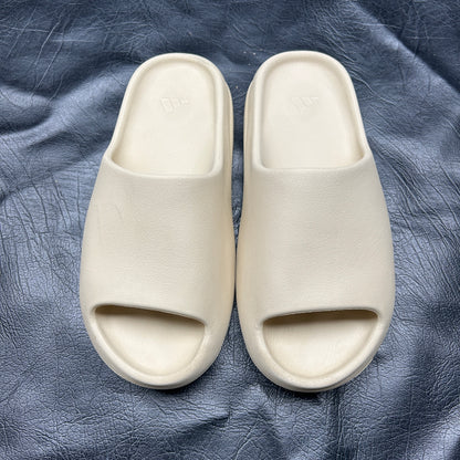 Yeezy Slide Bone 2022 (Pre-Owned) Size 10