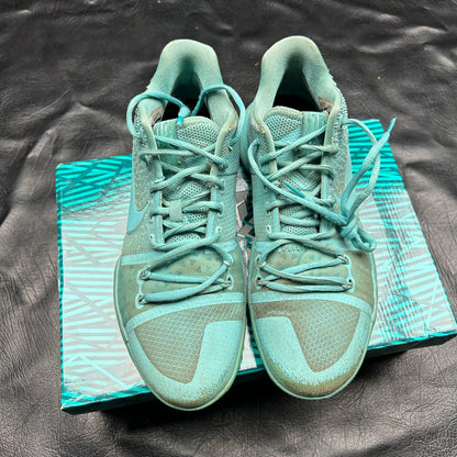 Nike Kyrie 3 Tiffany (Pre-Owned) Size 9