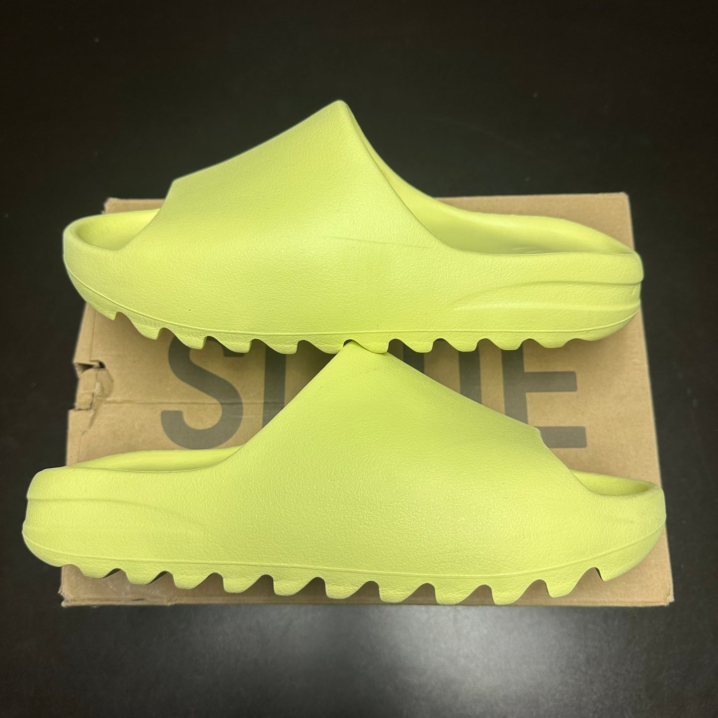 Yeezy Slide Glow (Pre-Owned) (12)