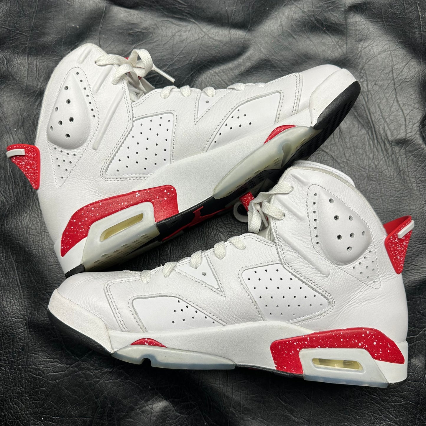 Jordan 6 Retro Red Oreo (Pre-Owned) (10.5) *NO BOX*