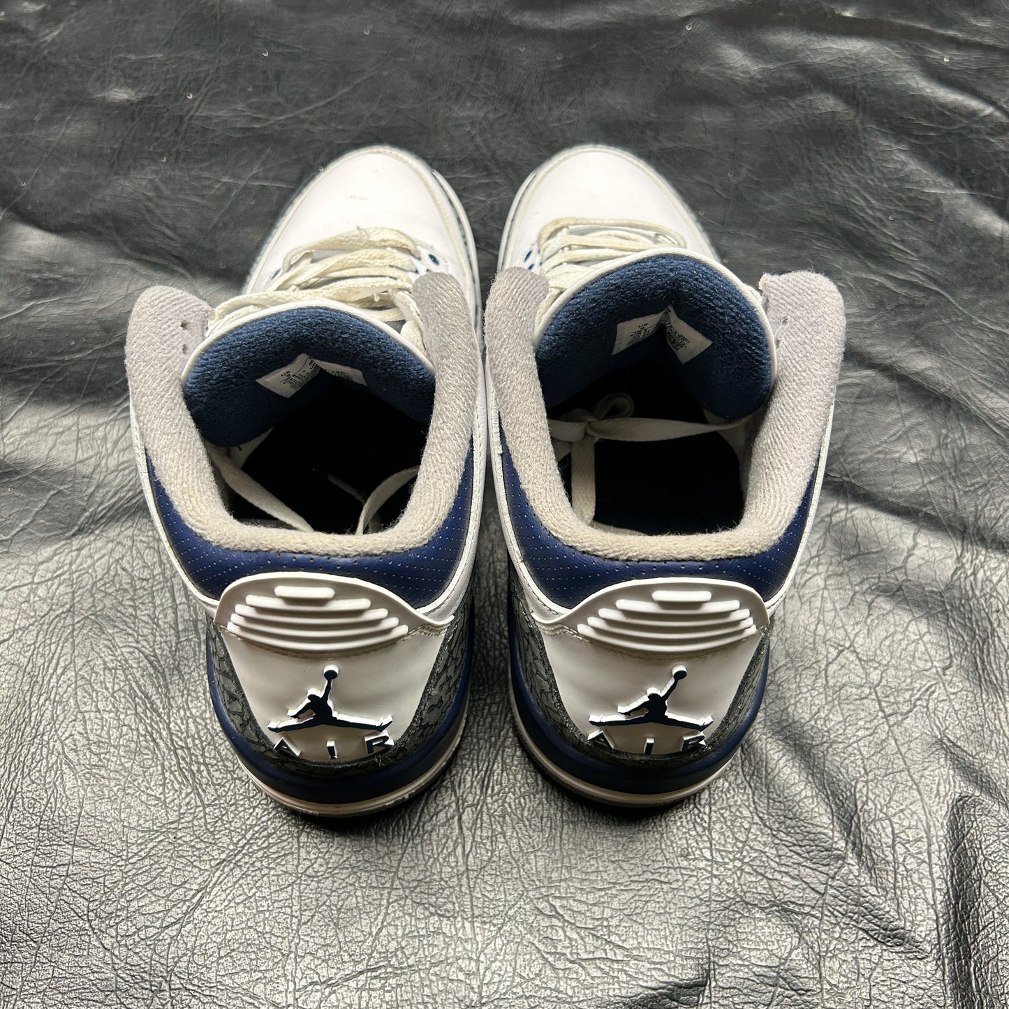 Jordan 3 Retro Midnight Navy (Pre-Owned) Size 9