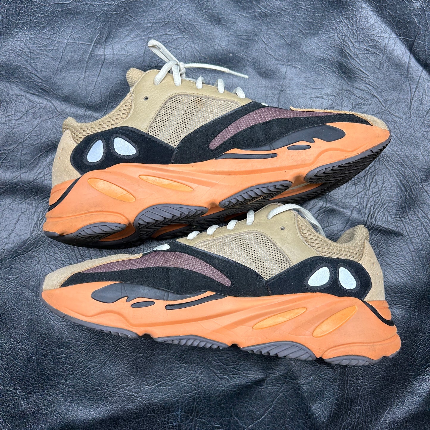 Yeezy 700 Enflame Amber (Pre-Owned) (12)