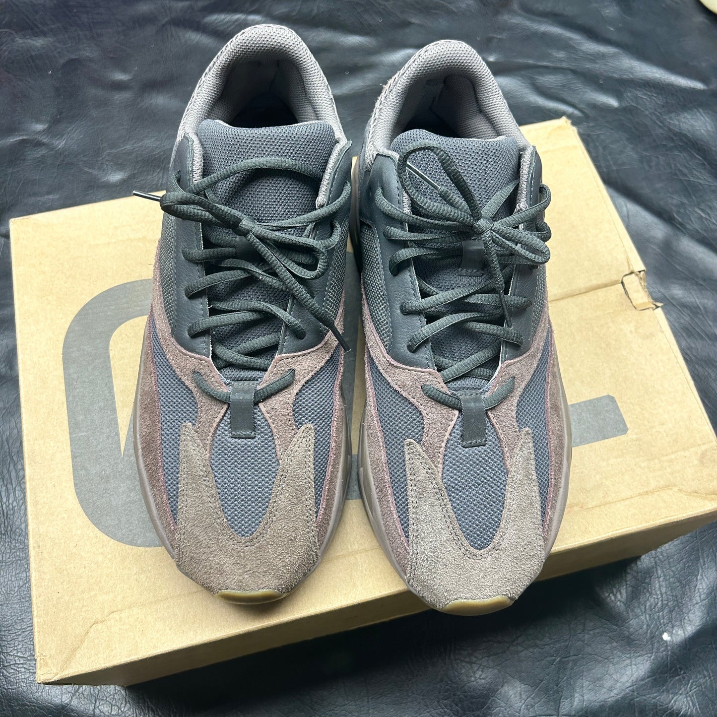 Yeezy 700 Mauve (Pre-Owned) Size 13