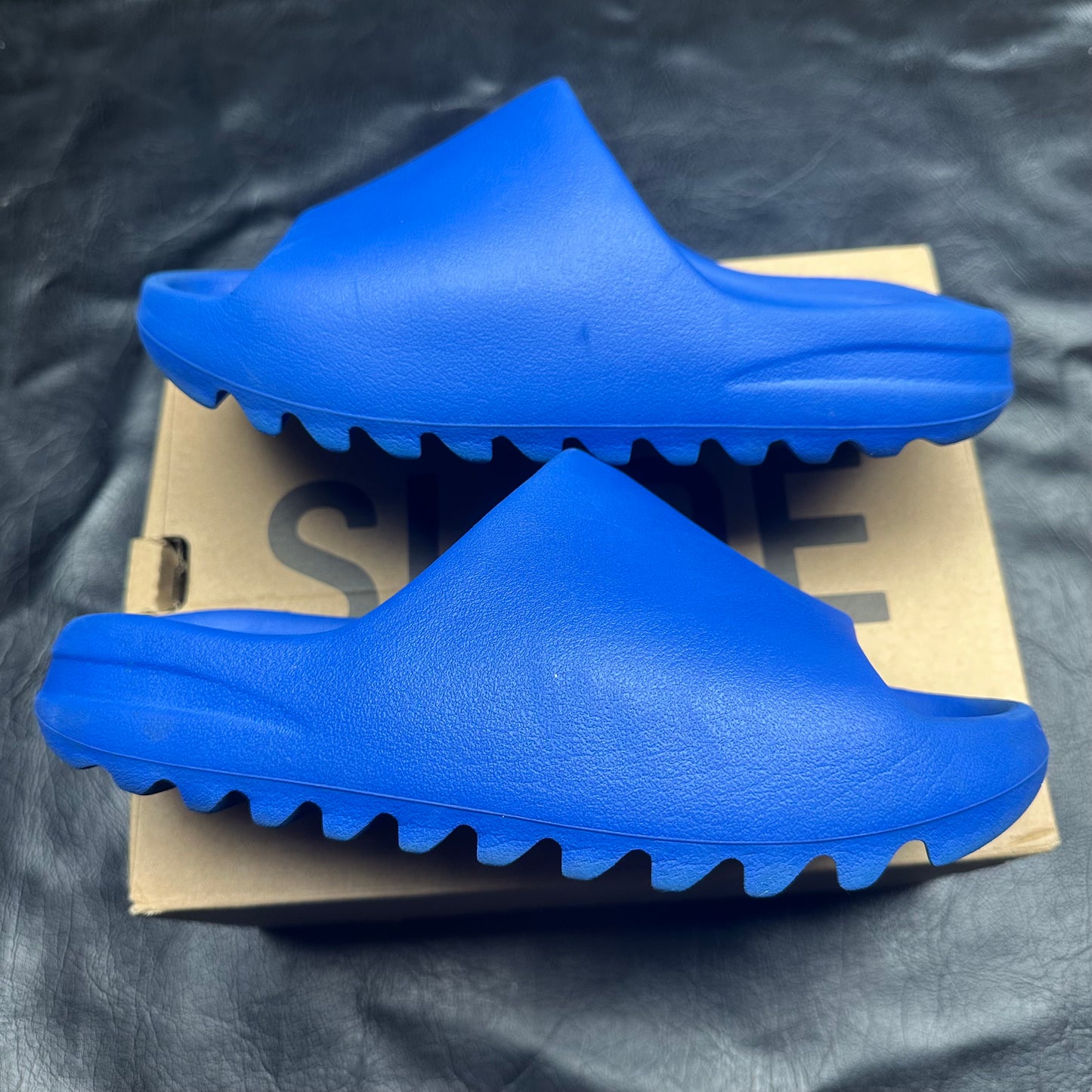 Yeezy Slide Azure (Pre-Owned) (8)