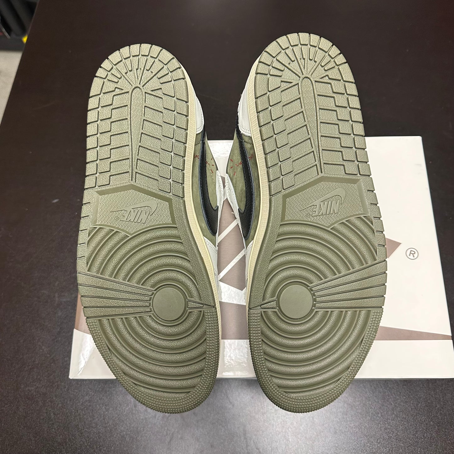 Jordan 1 Retro Low Travis Scott Medium Olive