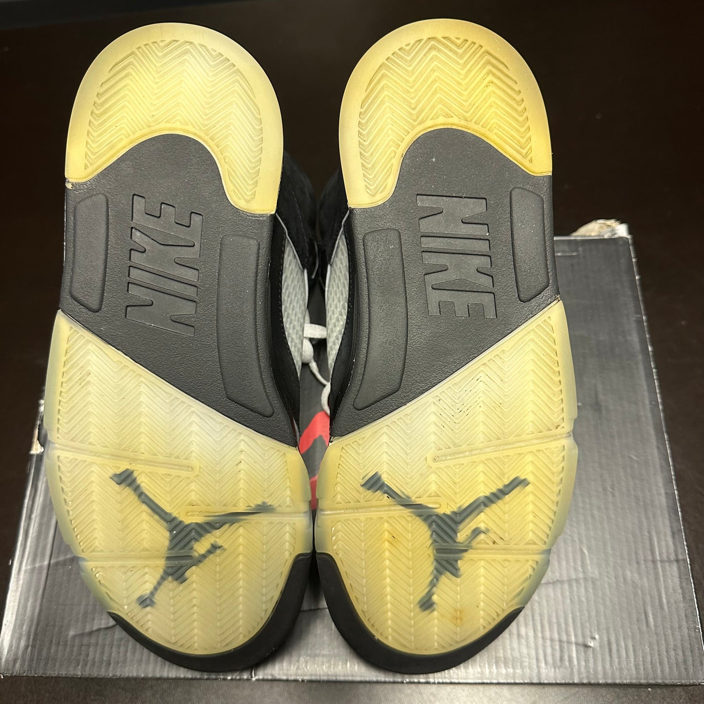 Jordan 5 Retro Metallic (Pre-Owned) (8.5)