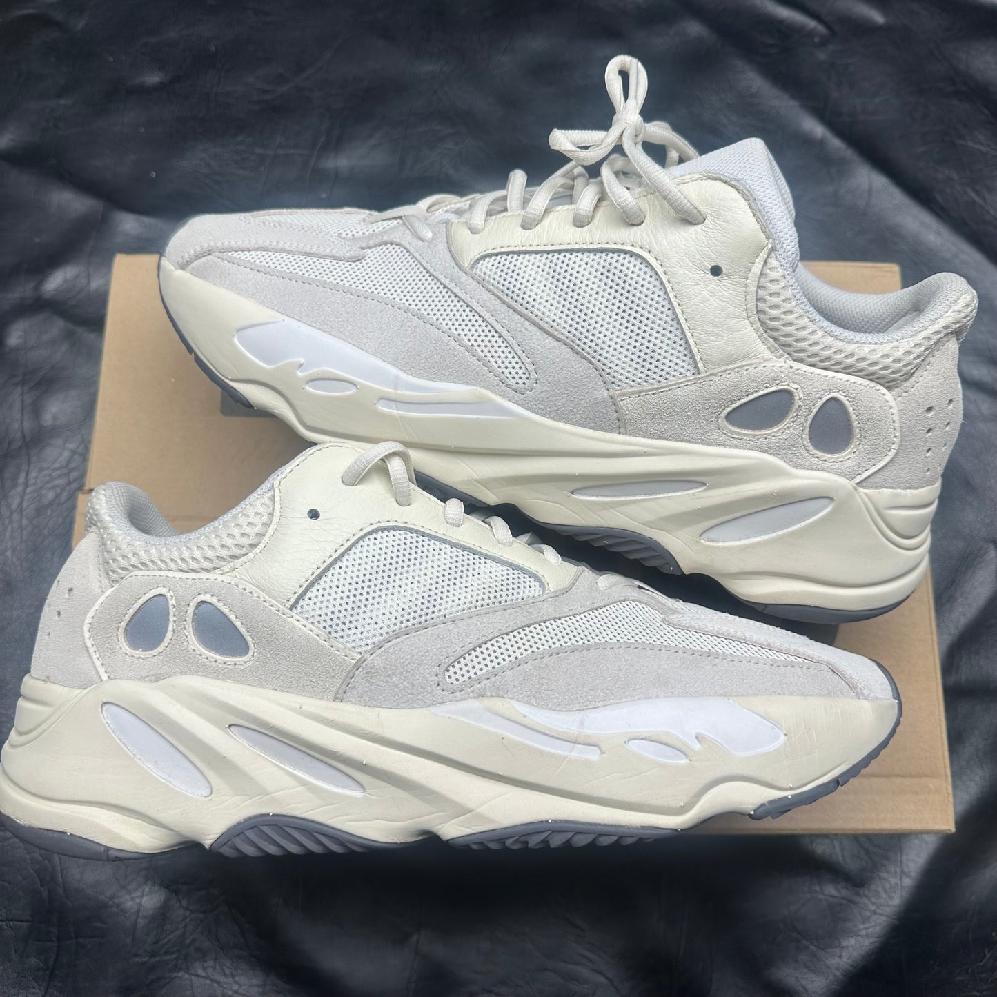 Yeezy 700 Analog (Pre-Owned) (13)