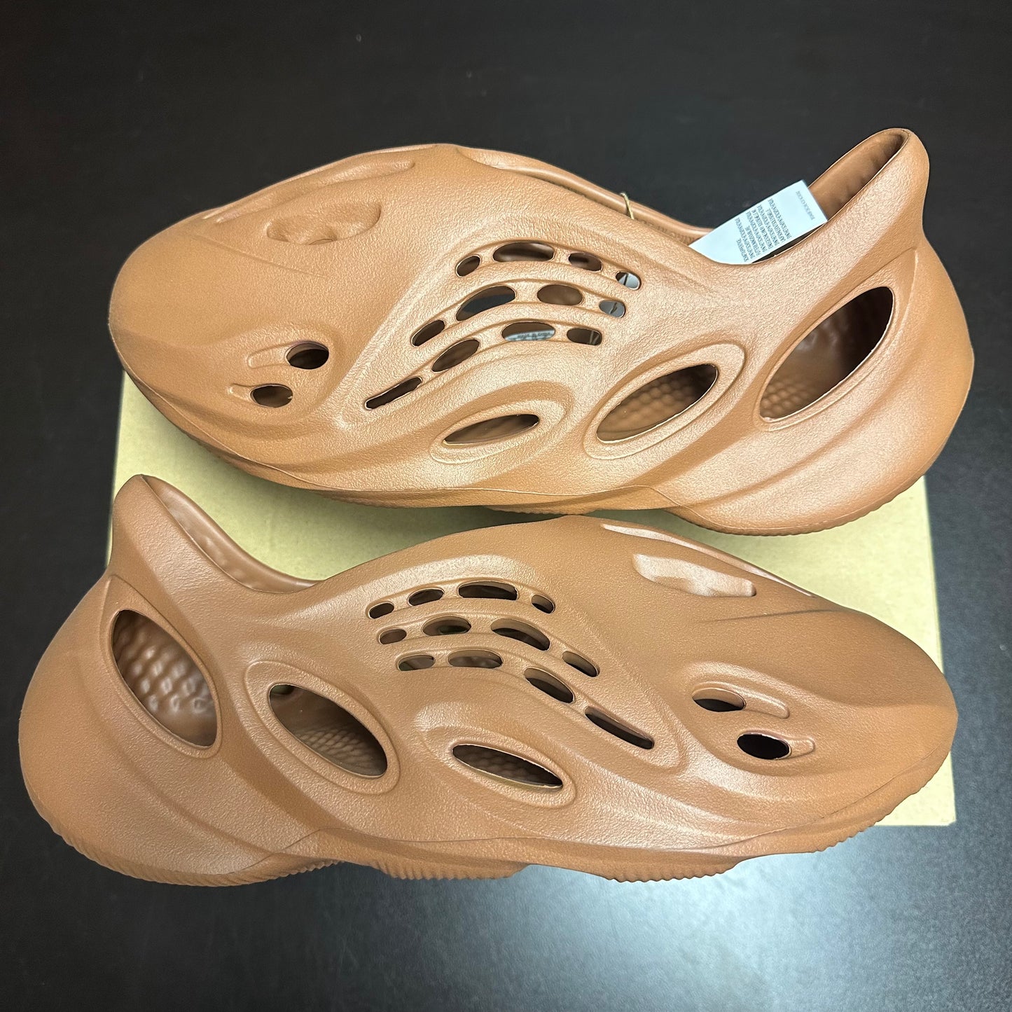 Yeezy Foam Runner Clay Red