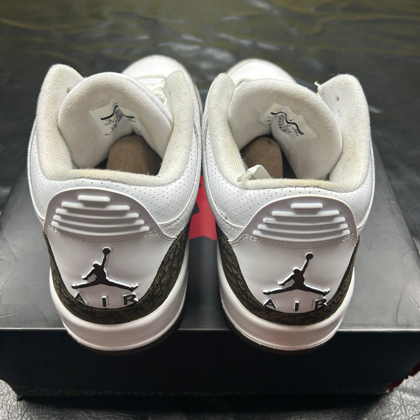 Jordan 3 Retro Mocha (Pre-Owned) (10)