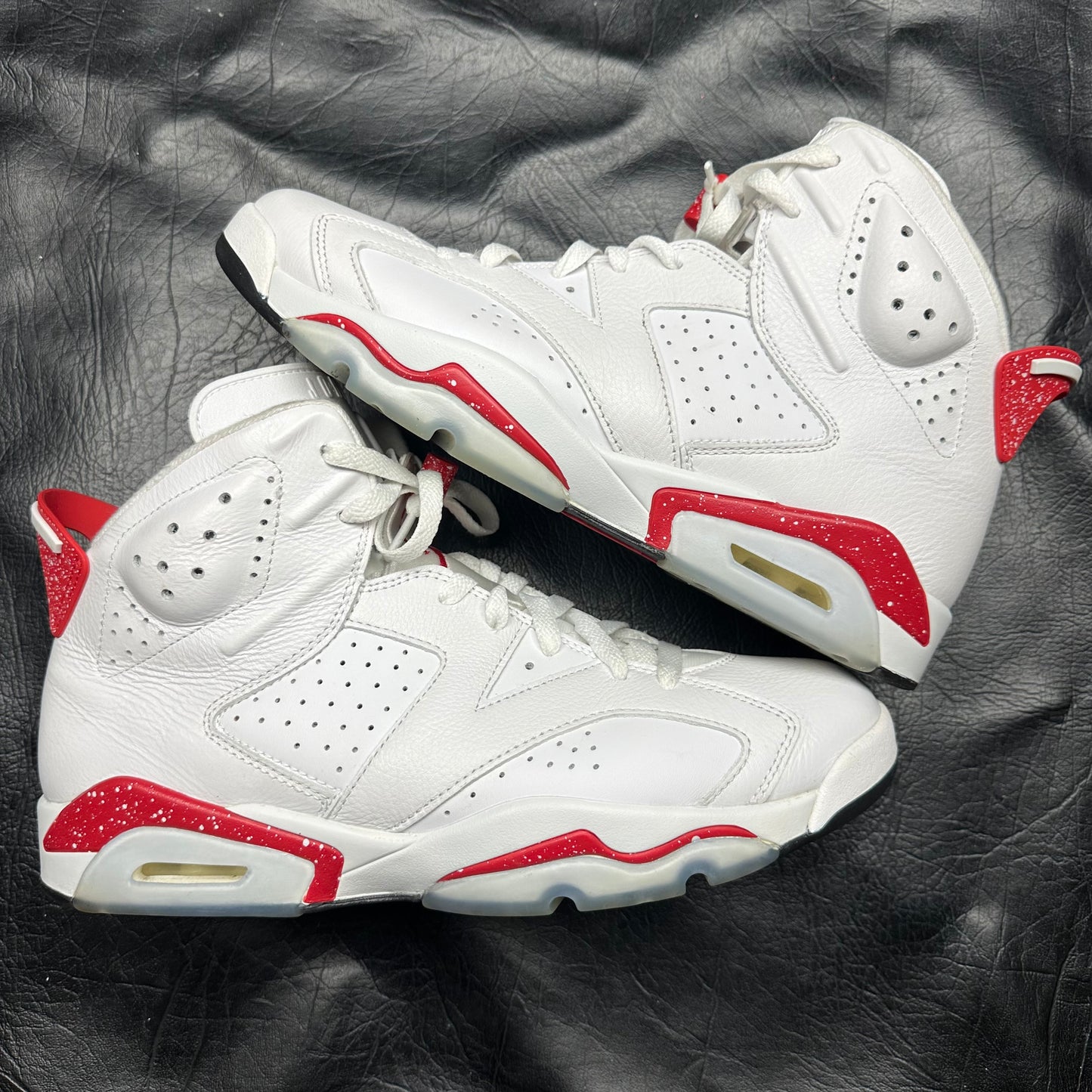 Jordan 6 Retro Red Oreo (Pre-Owned) (10.5) *NO BOX*