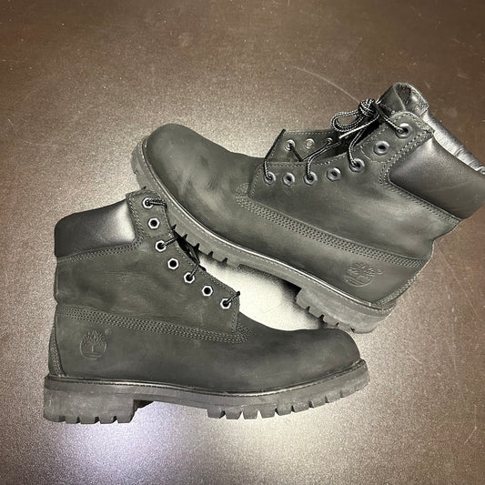 Timberland 6” Premium Black (Pre-Owned) (8.5) *NO BOX*