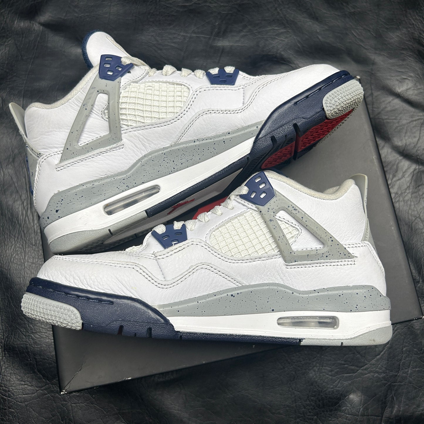 Jordan 4 Retro Midnight Navy (GS) (Pre-Owned) Size 6.5Y